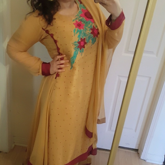 Meet your Posher, Nargiss - Picture 3 of 3